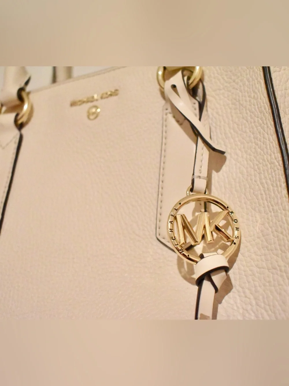 Michael Kors Handbag with Hand Straps - Beige. Used - Great Condition - Picture 5 of 10